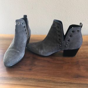 Sam Edelman Sz 8.5 Grommet Suede Bootie in Grey